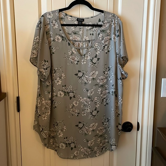 Torrid Blouse - Picture 1 of 3
